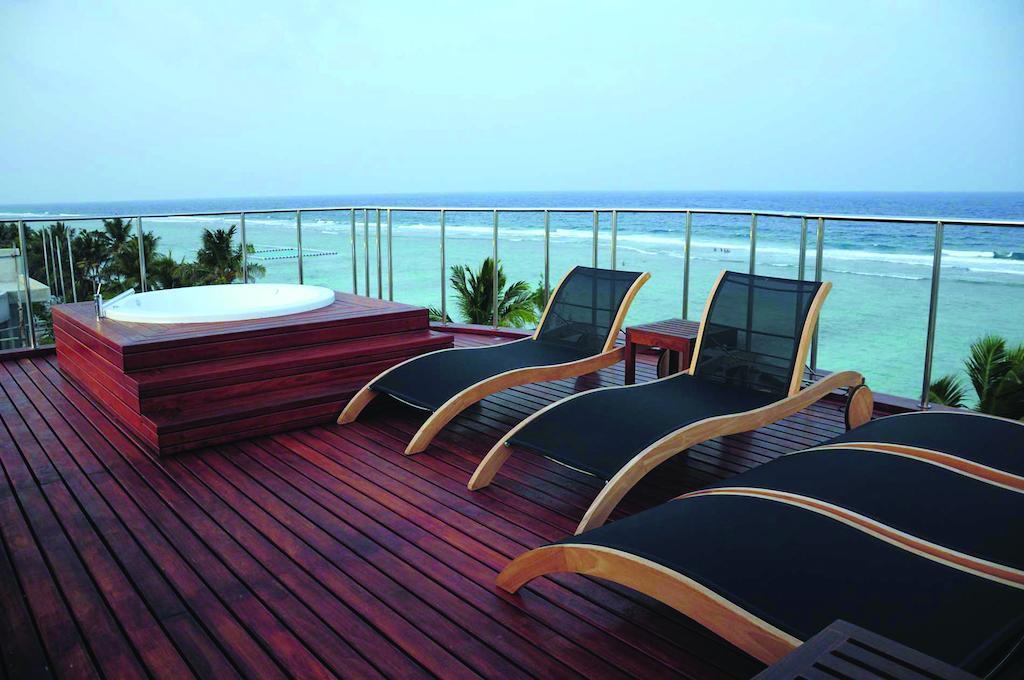 Airport Beach Hotel Хулхумале Экстерьер фото