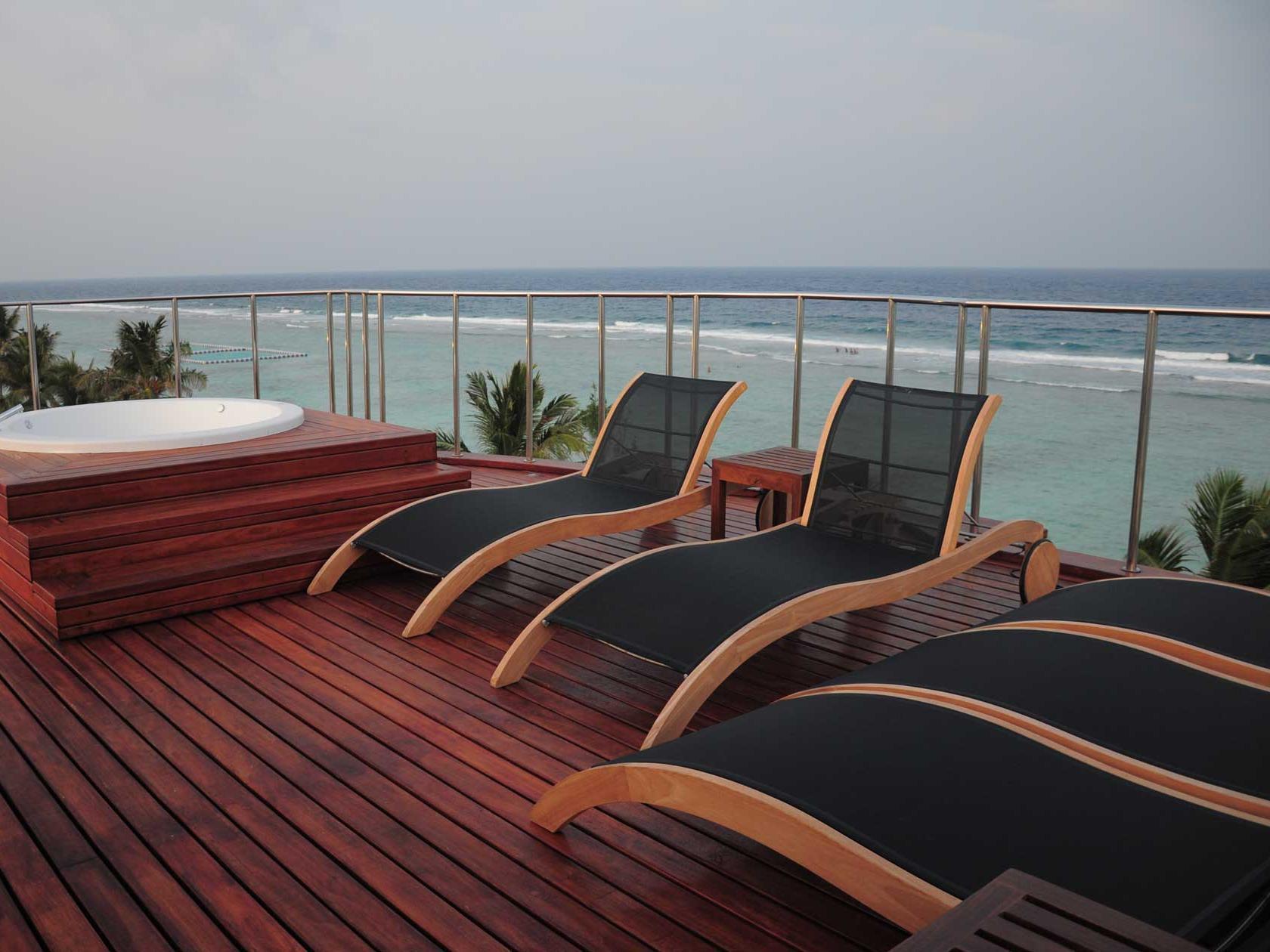 Airport Beach Hotel Хулхумале Экстерьер фото