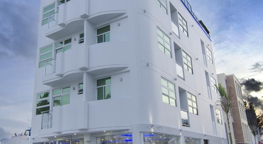 Airport Beach Hotel Хулхумале Экстерьер фото