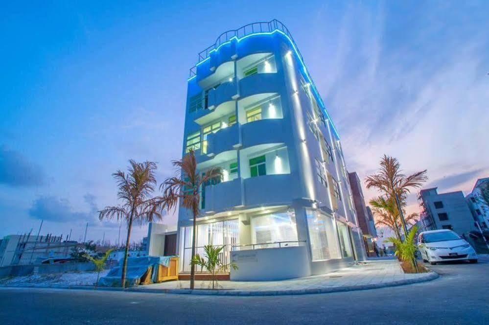 Airport Beach Hotel Хулхумале Экстерьер фото